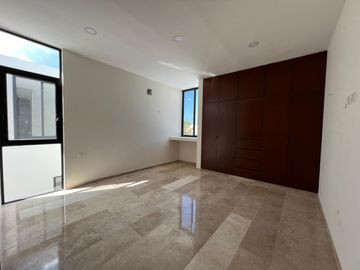 Casa en  Venta en Mérida en Privada 4 recámaras lista para entrega