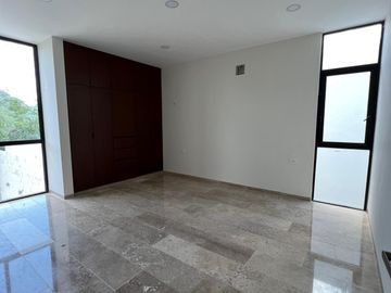 Casa en  Venta en Mérida en Privada 4 recámaras lista para entrega