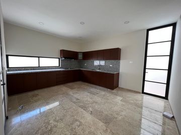 Casa en  Venta en Mérida en Privada 4 recámaras lista para entrega