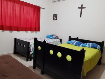 LOMAS DIAMANTE, Casa en VENTA con jardín