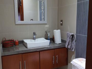 LOMAS DIAMANTE, Casa en VENTA con jardín