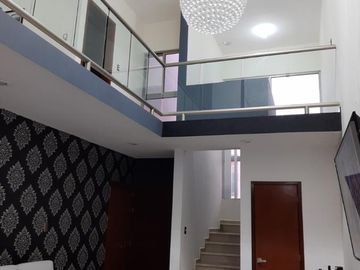 LOMAS DIAMANTE, Casa en VENTA con jardín