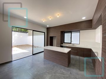 CASA EN VENTA VALLE DE CRISTAL ZONA CARRETERA NACIONAL MONTERREY