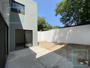 CASA EN VENTA VALLE DE CRISTAL ZONA CARRETERA NACIONAL MONTERREY