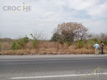 Terreno con Casa en Venta en Vega de Alatorre, Ver.
