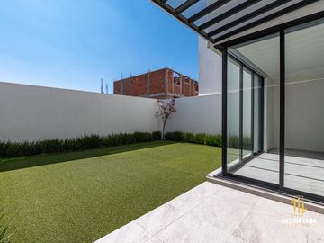Casa en venta en Parque Nayarit, Lomas de Angelópolis
