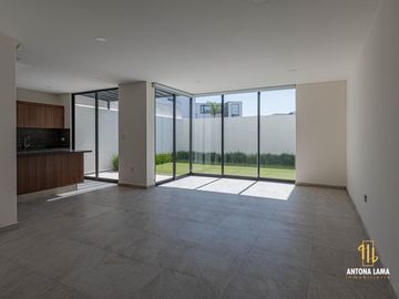 Casa en venta en Parque Nayarit, Lomas de Angelópolis