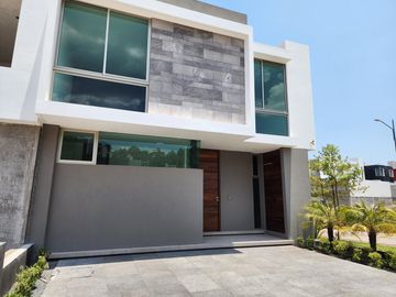 Casa en Venta Altozano Fraccionamiento privado