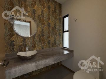 Hermosa casa en Venta en Fraccionamiento  Paseo de la Reina