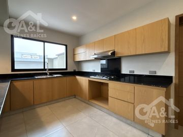 Hermosa casa en Venta en Fraccionamiento  Paseo de la Reina