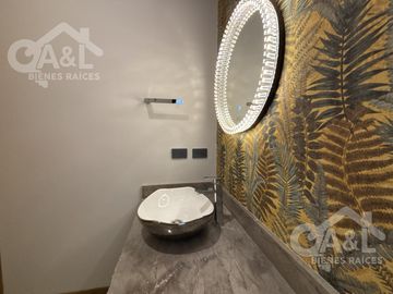Hermosa casa en Venta en Fraccionamiento  Paseo de la Reina