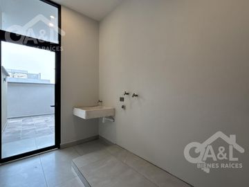 Hermosa casa en Venta en Fraccionamiento  Paseo de la Reina