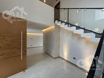 Hermosa casa en Venta en Fraccionamiento  Paseo de la Reina