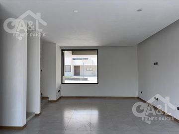 Hermosa casa en Venta en Fraccionamiento  Paseo de la Reina