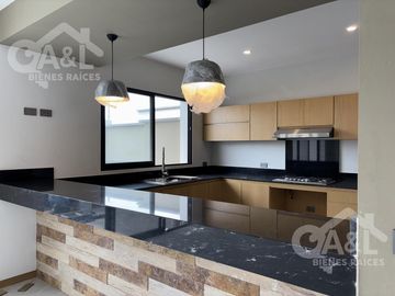 Hermosa casa en Venta en Fraccionamiento  Paseo de la Reina