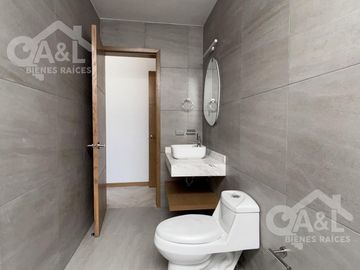 Hermosa casa en Venta en Fraccionamiento  Paseo de la Reina