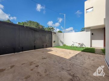 VENTA CASA CON ALBERCA PRIVADA PLAYA DEL CARMEN