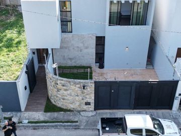 VENTA CASA CON ALBERCA PRIVADA PLAYA DEL CARMEN