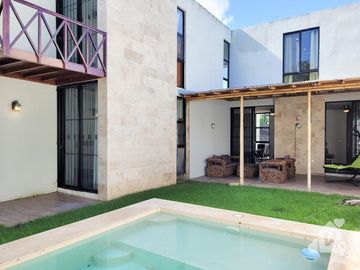 VENTA CASA CON ALBERCA PRIVADA PLAYA DEL CARMEN