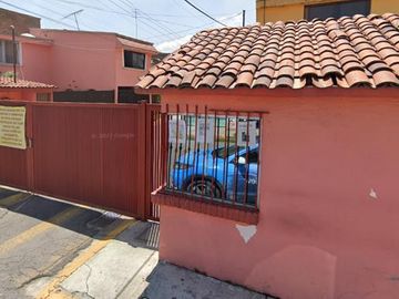 Casa en venta, Col. Carlos Hank Gonzalez, Toluca, Edo. de México