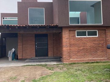 Casa en venta, Cacalomacan, Toluca, Edo. de México.