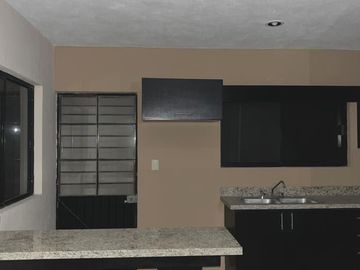 Casa en Venta en Col. Sahop, Madero Tamaulipas.