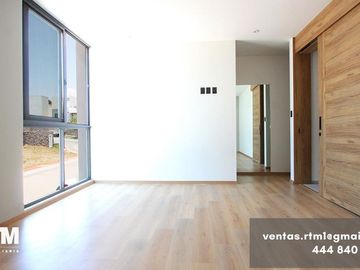 SE VENDE CASA EN RESIDENCIAL LA VISTA