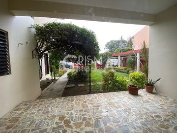 AMPLIA CASA EN VENTA EN COL. JARDINES