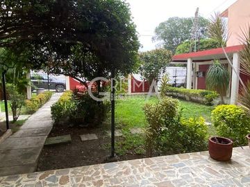 AMPLIA CASA EN VENTA EN COL. JARDINES
