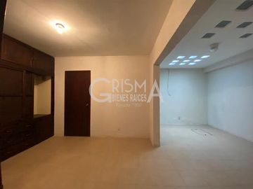 AMPLIA CASA EN VENTA EN COL. JARDINES