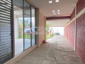 AMPLIA CASA EN VENTA EN COL. JARDINES