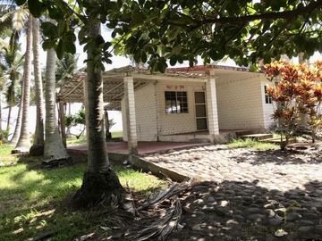 Casa en venta en casitas veracruz con vista a la playa y terreno amplio