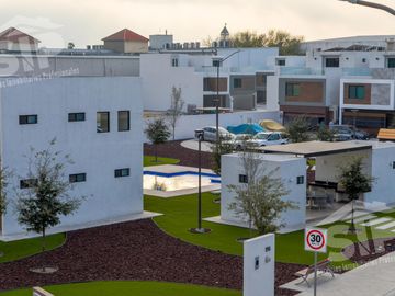 Casa en Venta Las Puentes -  San Nicolas de los Garza