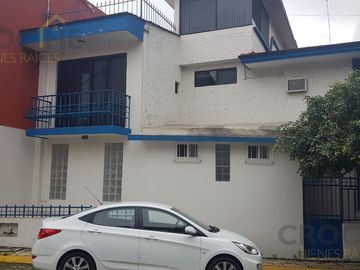 Casa en venta en Xalapa Veracruz en Sipeh Animas fracc privado, 5 recamaras