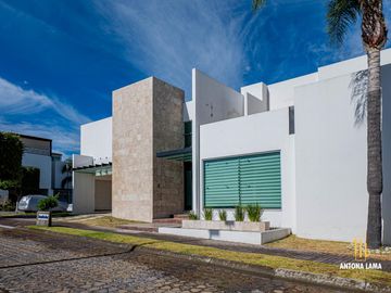 Casa en venta en Lomas de Angelópolis I, Cluster 999