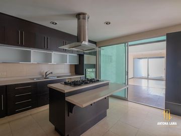 Casa en venta en Lomas de Angelópolis I, Cluster 999