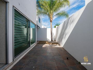 Casa en venta en Lomas de Angelópolis I, Cluster 999