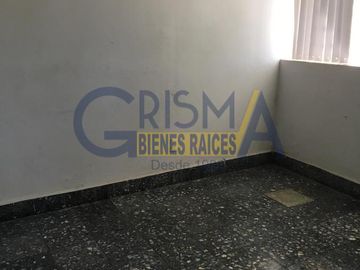 AMPLIA CASA EN VENTA EN FRACCIONAMIENTO JARDINES