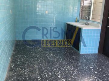 AMPLIA CASA EN VENTA EN FRACCIONAMIENTO JARDINES