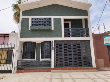 Casa en venta 4 recamaras colonia Hacienda Echeveste León Guanajuato
