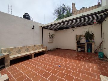 Casa en venta 4 recamaras colonia Hacienda Echeveste León Guanajuato
