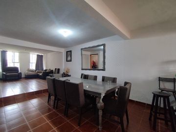 Casa en venta 4 recamaras colonia Hacienda Echeveste León Guanajuato
