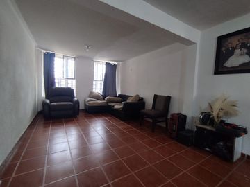 Casa en venta 4 recamaras colonia Hacienda Echeveste León Guanajuato