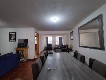 Casa en venta 4 recamaras colonia Hacienda Echeveste León Guanajuato