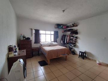 Casa en venta 4 recamaras colonia Hacienda Echeveste León Guanajuato