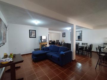 Casa en venta 4 recamaras colonia Hacienda Echeveste León Guanajuato
