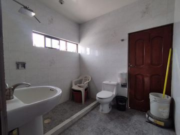 Casa en venta 4 recamaras colonia Hacienda Echeveste León Guanajuato