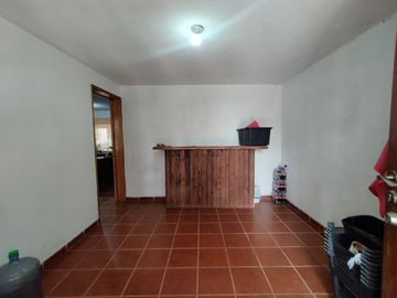 Casa en venta 4 recamaras colonia Hacienda Echeveste León Guanajuato