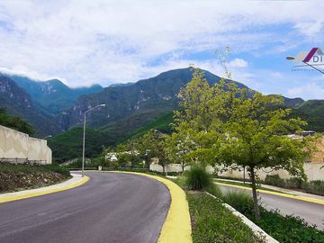 Casa VENTA de 569 M2- Fraccionamiento SIERRA ALTA Carretera Nacional MONTERREY, Nuevo León.
