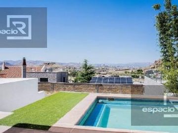 CASA EN VENTA DE UNA PLANTA O GRANJA DE LUJO EN VENTA EN GRANJAS UNIVERSITARIAS CERCA DE ZOOTECNIA